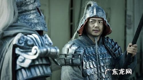 青龙位低能不能立根旗杆 风水上的青龙举旗好不好