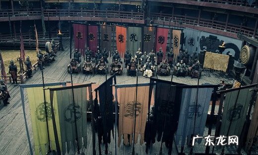 青龙位低能不能立根旗杆 风水上的青龙举旗好不好