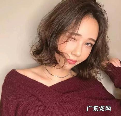 好看的减龄气质短发照片女，气质减龄短发图片:女生时尚短发图片