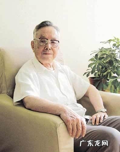 “一代宗师”94岁任继愈养生秘诀:3个“土方”,福寿安康