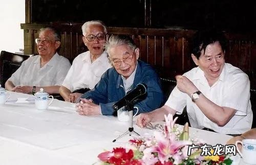 “战士书生”105岁夏征农养生秘诀:4个“主张”,长寿健康