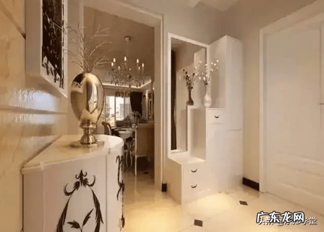 换鞋凳对着入户门好不好 换鞋凳放门口影响风水吗