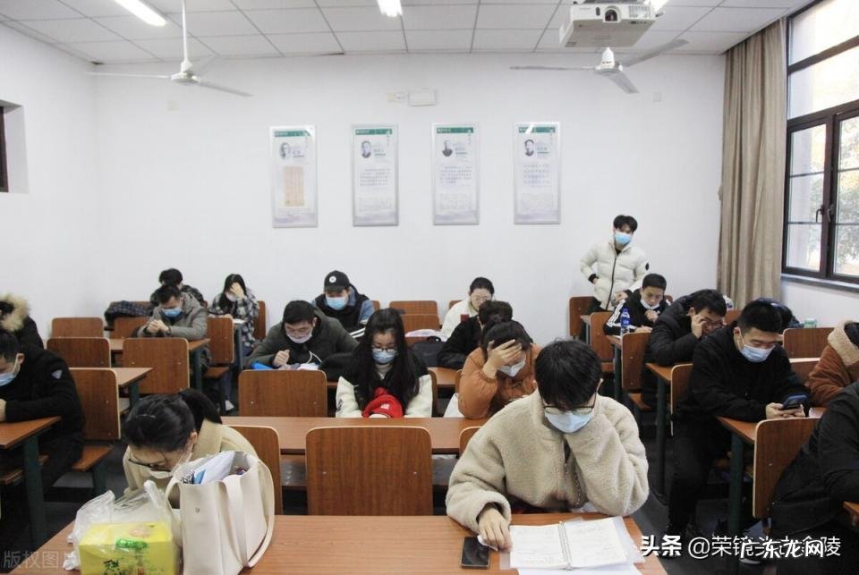 一共有180人参加 国家公务员考试图片要求