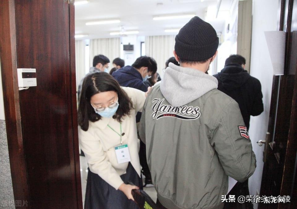 一共有180人参加 国家公务员考试图片要求