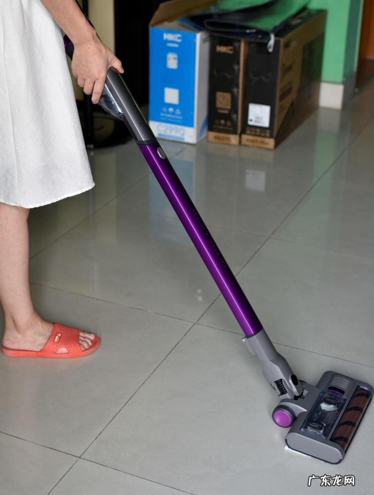 吸尘机吸尘器哪个好用 斐纳吸尘器和戴森吸尘器哪个好