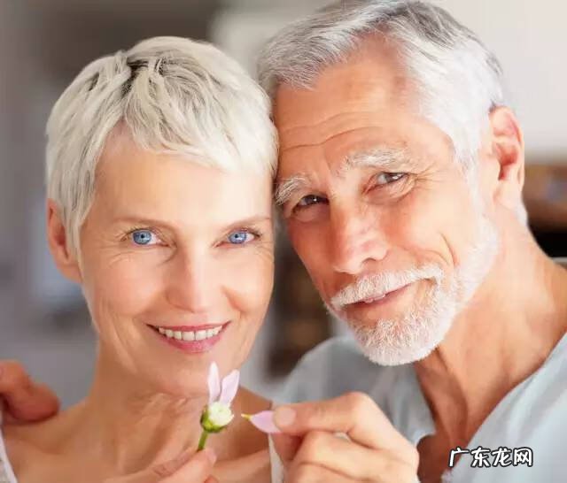 红桑椹的功效与作用 桑椹的功效与作用-食用方法及禁忌桑椹怎么吃