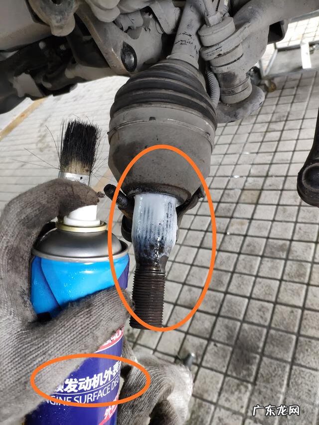 别克君越暖风水管 别克君越暖风水管照片