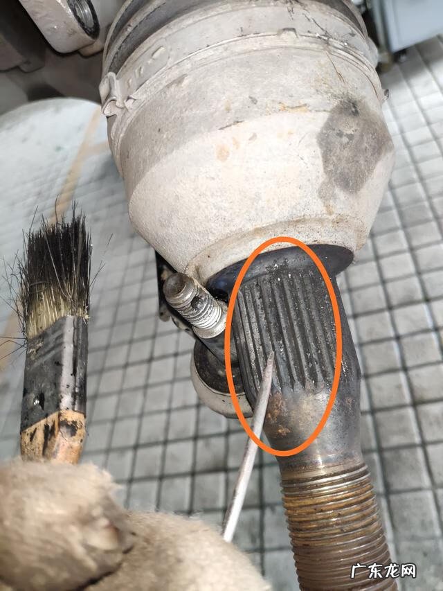 别克君越暖风水管 别克君越暖风水管照片