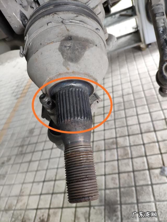 别克君越暖风水管 别克君越暖风水管照片