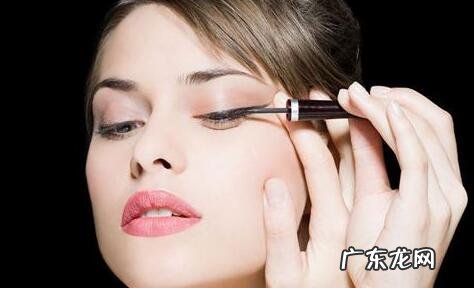 不想化妆也不想素颜出门的小姐姐怎么办,经常化妆素颜不敢出门