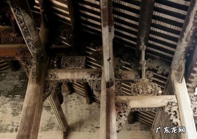 房子左边有池塘好不好 屋左侧有池塘风水好不好