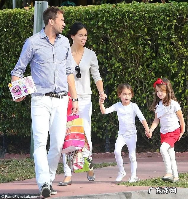 妊娠纹刚出来的样子 妊娠纹是什么样的图片