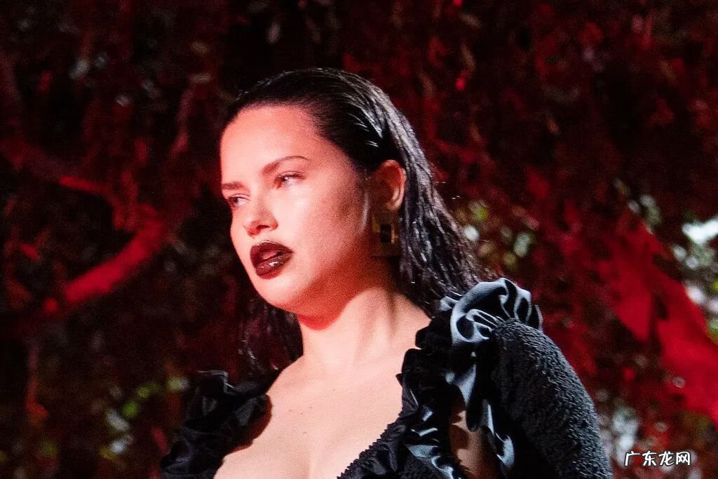 妊娠纹刚出来的样子 妊娠纹是什么样的图片