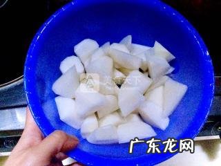 白萝卜排骨汤的做法 白萝卜排骨汤的功效
