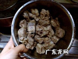 白萝卜排骨汤的做法 白萝卜排骨汤的功效