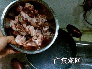 白萝卜排骨汤的做法 白萝卜排骨汤的功效