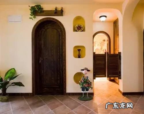 布帘可以化解门对门吗 不吉利的门挂帘挡住有影响风水吗