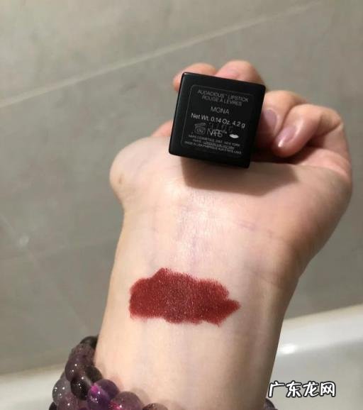 一到秋冬季节就咳嗽是怎么回事,一到秋冬季节嘴唇干裂脱皮怎么回事