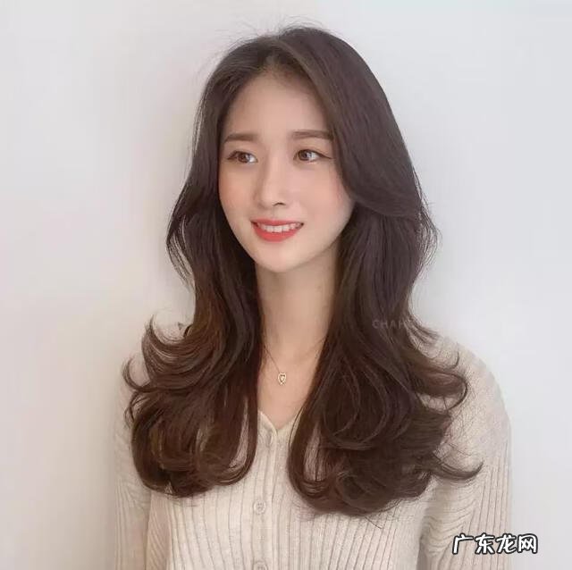 大圆脸适合的发型图片 减龄 大圆脸适合的发型图片