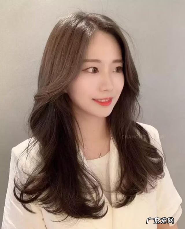 大圆脸适合的发型图片 减龄 大圆脸适合的发型图片