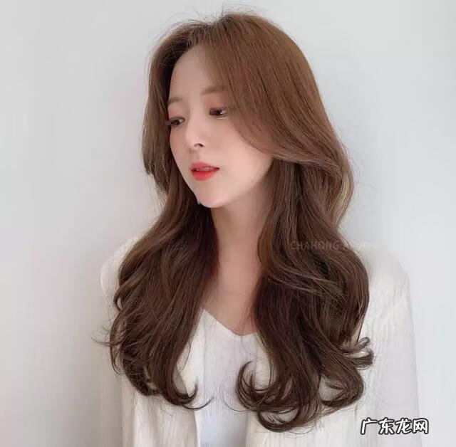 大圆脸适合的发型图片 减龄 大圆脸适合的发型图片