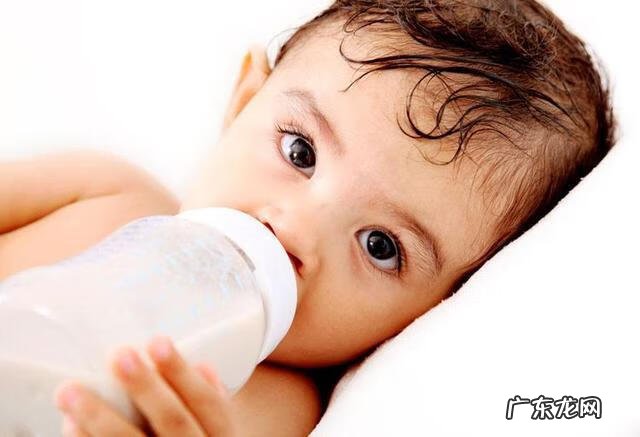 娃儿吐奶厉害怎么办 宝宝吐奶厉害怎么办?