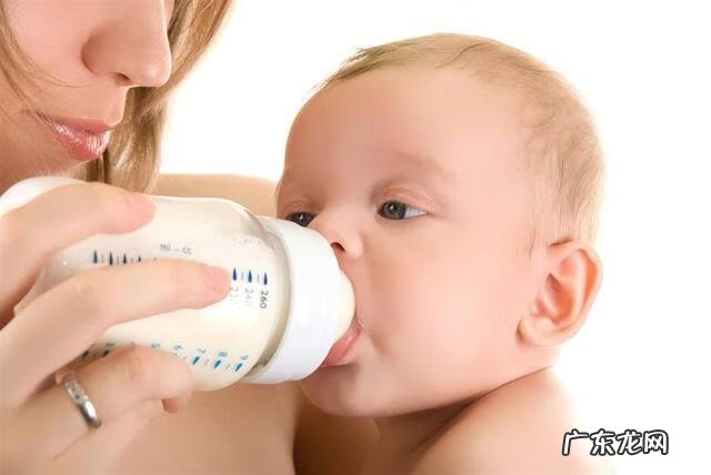 娃儿吐奶厉害怎么办 宝宝吐奶厉害怎么办?