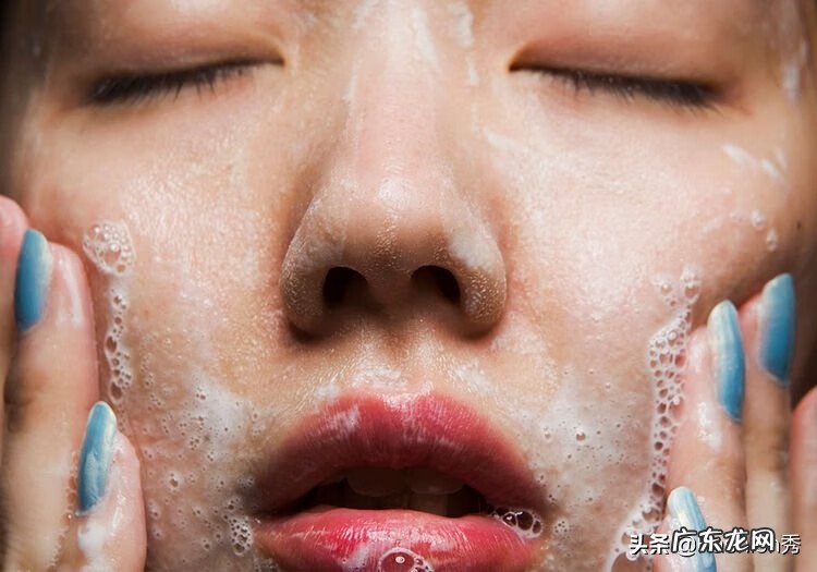 什么是暗疮 暗疮