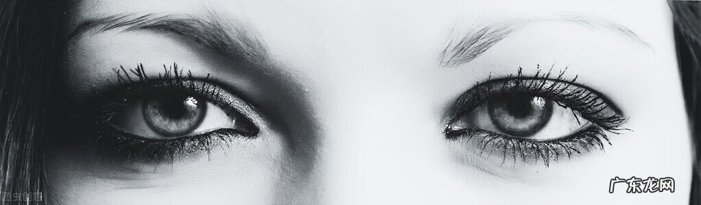 男人右眼皮跳的寓意 右眼皮跳是什么预兆男是好事吗