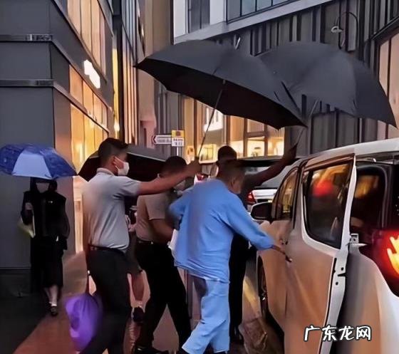 刘銮雄个人资料简介 刘銮雄一开始没把甘比当回事