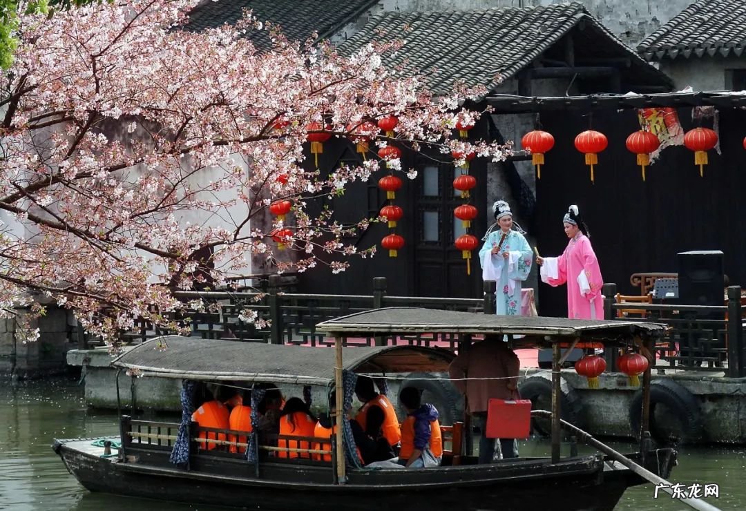 八月最适合去哪些地方旅游 八月份适合去哪里旅游