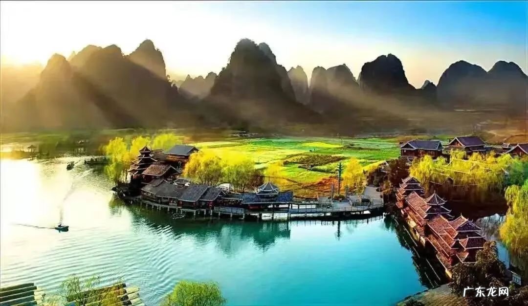 八月最适合去哪些地方旅游 八月份适合去哪里旅游