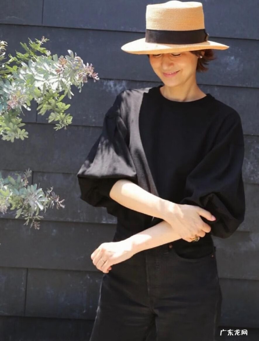 女生戴什么颜色的帽子好看 女生戴帽子什么颜色好看