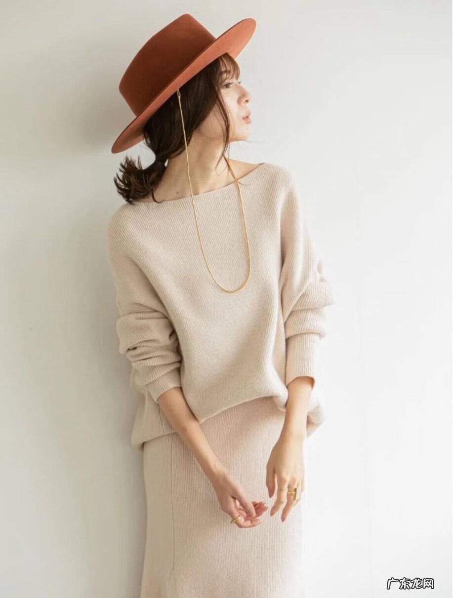 女生戴什么颜色的帽子好看 女生戴帽子什么颜色好看