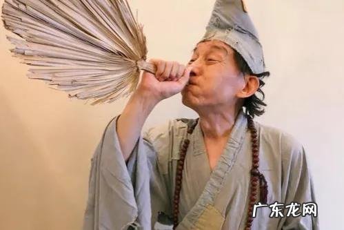 “济公活佛”88岁游本昌养生秘诀:4个习惯,身心康健