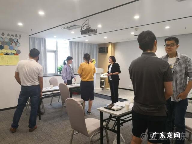 怎么克服发言讲话紧张的问题 上台讲话紧张