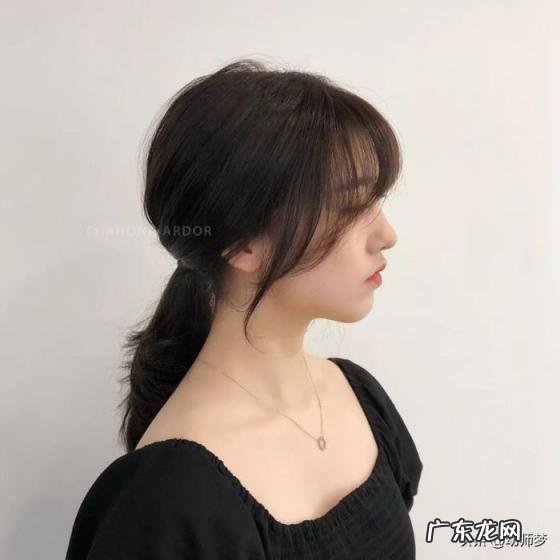 八字刘海怎么剪教程 剪八字刘海怎么剪好看