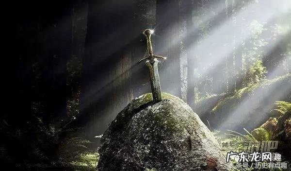 新王加冕是什么 新王加冕什么意思