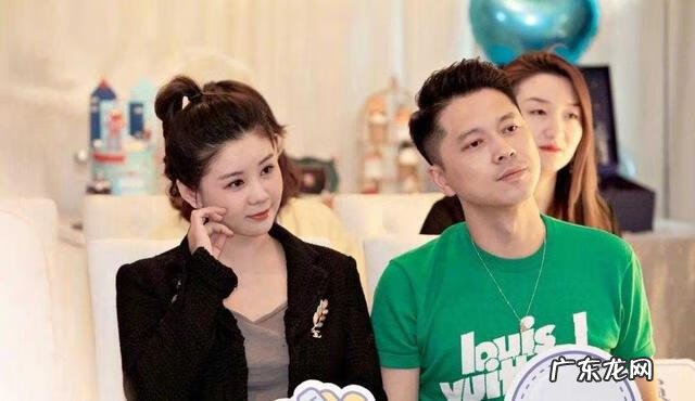 小西服怎么搭配才好看 小西装搭配什么发型图片