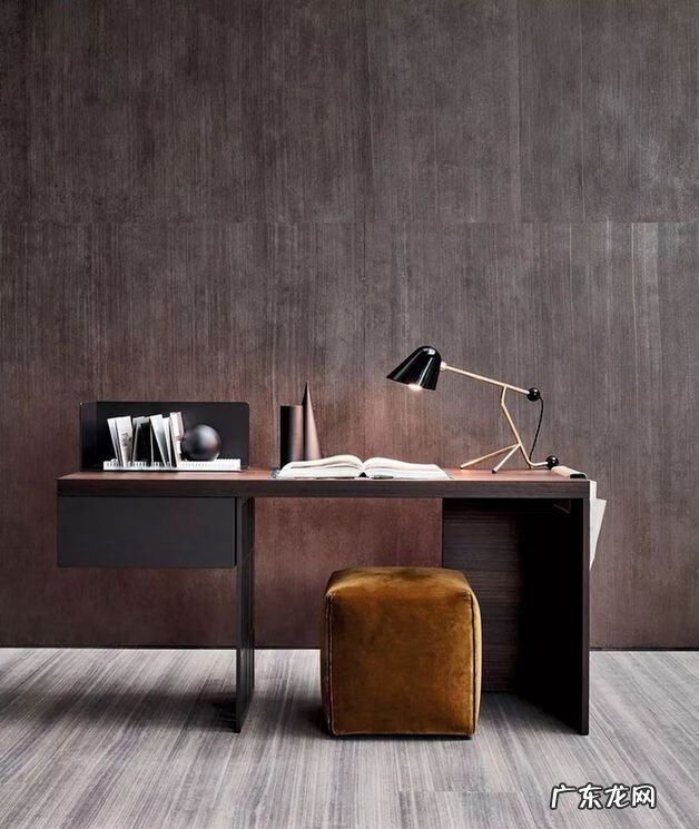 电脑桌面风水讲究 白桌子黑电脑好看吗