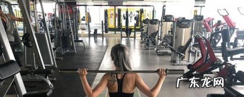 俯身三头臂屈伸动作要领,站姿三头肌臂屈伸