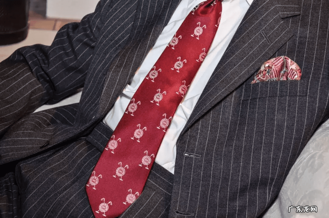 额头出现竖纹在风水上是什么情况 平纹和竖纹的区别