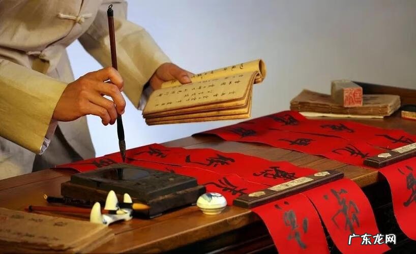 对联的张贴方法 结婚对联贴法