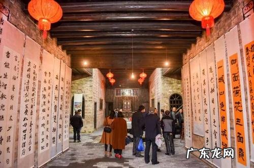 对联的张贴方法 结婚对联贴法