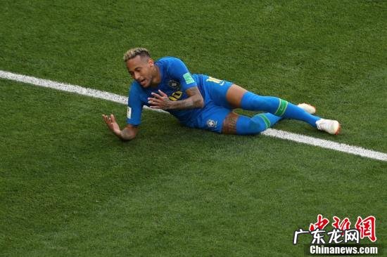 内马尔真的滚了 内马尔滚了多少圈