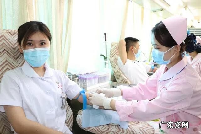 奉献爱心的名言名句 奉献爱心是什么意思