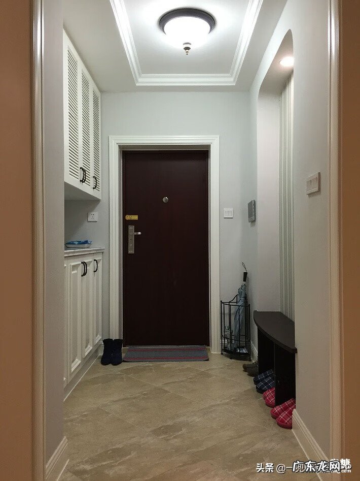 正对门玄关墙 玄关能开窗吗