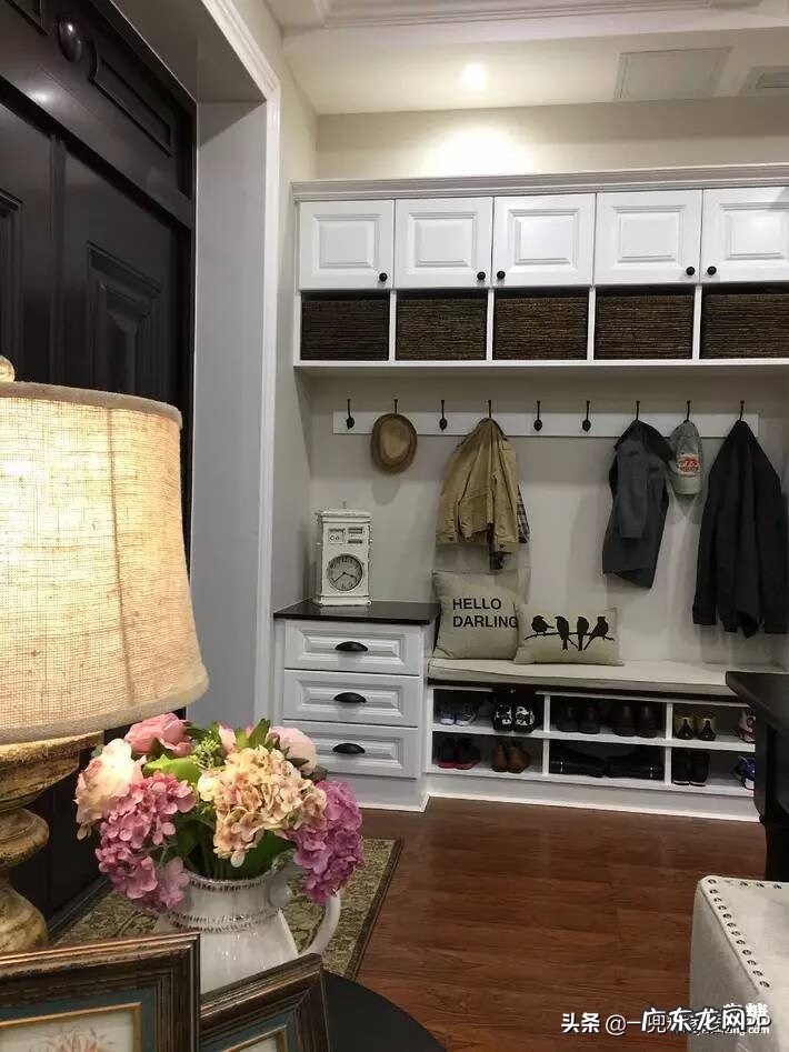 正对门玄关墙 玄关能开窗吗