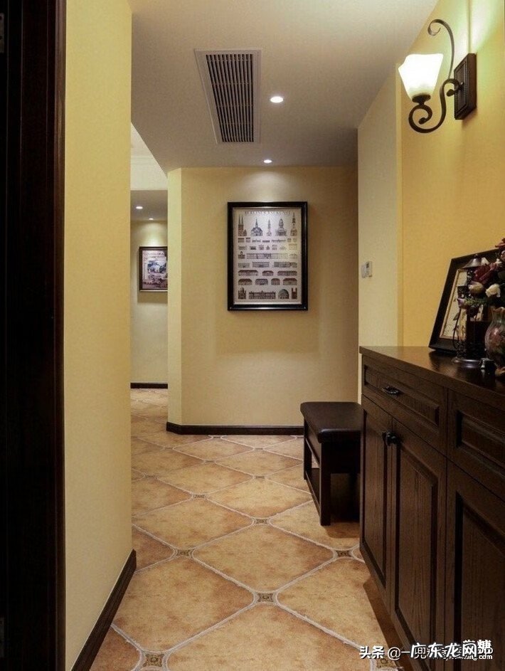 正对门玄关墙 玄关能开窗吗