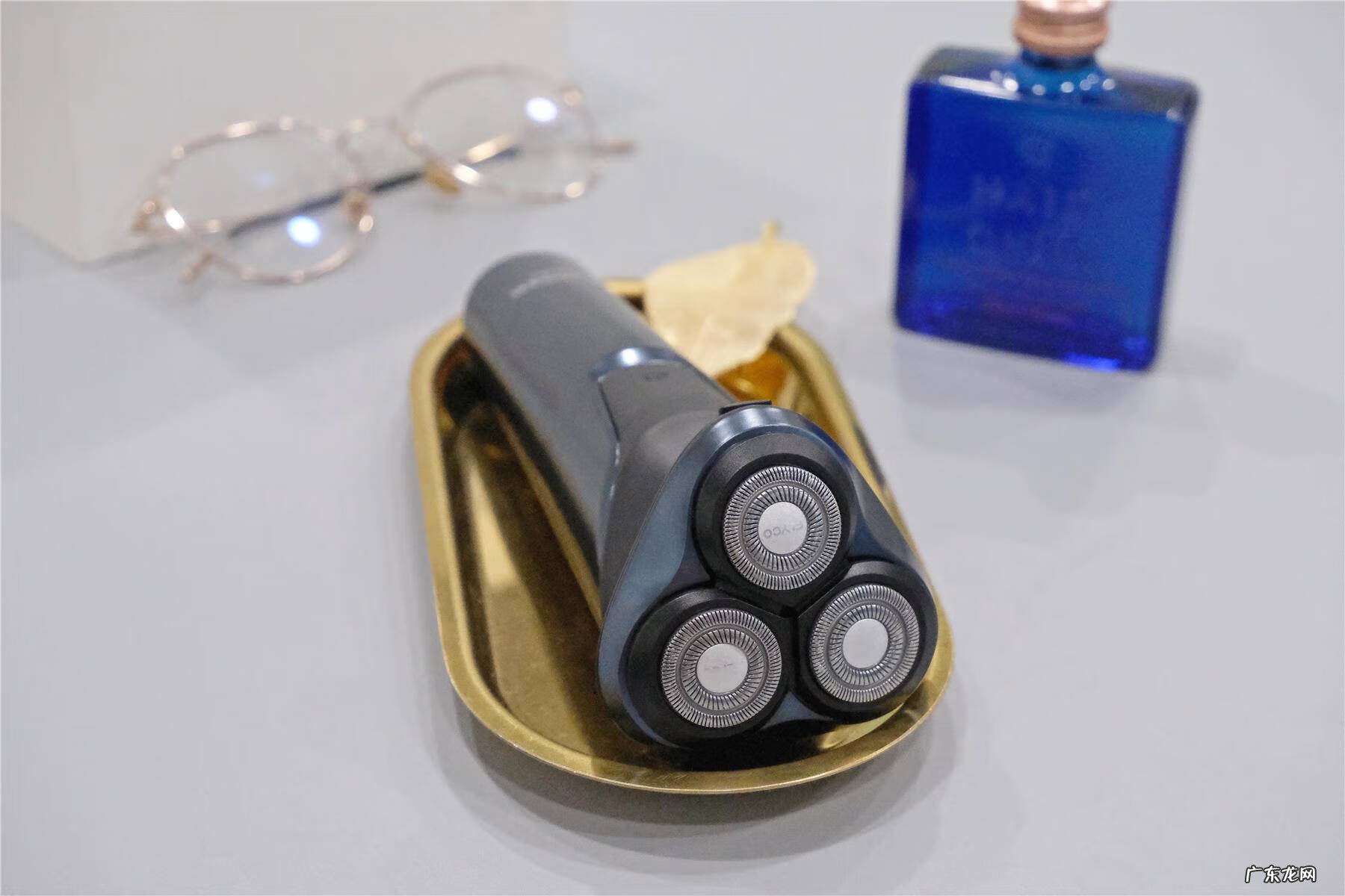 哪种剃须刀比较好用 剃须刀什么样的好?